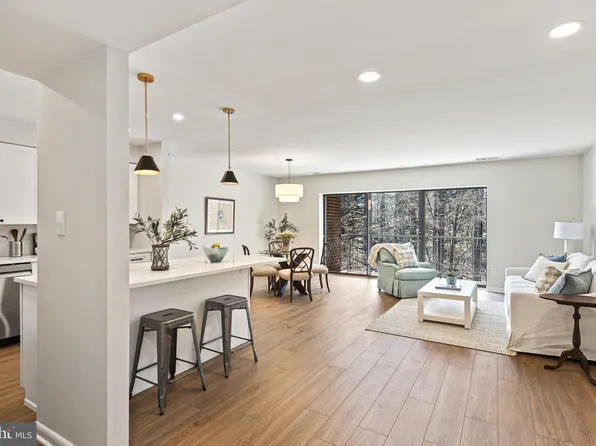 7202 Rockland Hills Dr Unit 409, Baltimore, MD 21209