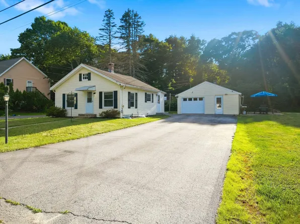 31 Hillside Avenue, Derry, NH 03038