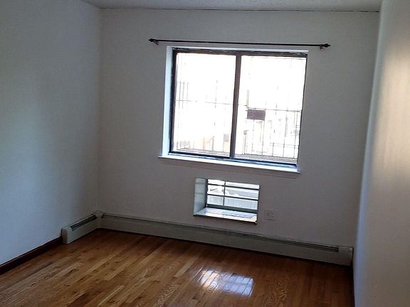 3rd image of 15074 Goethals Ave #2