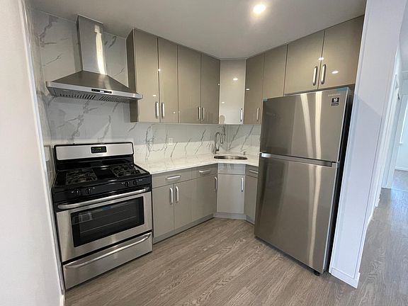 4th image of 160 Jules Dr
