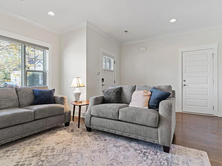 105B McCall St — Photo 32