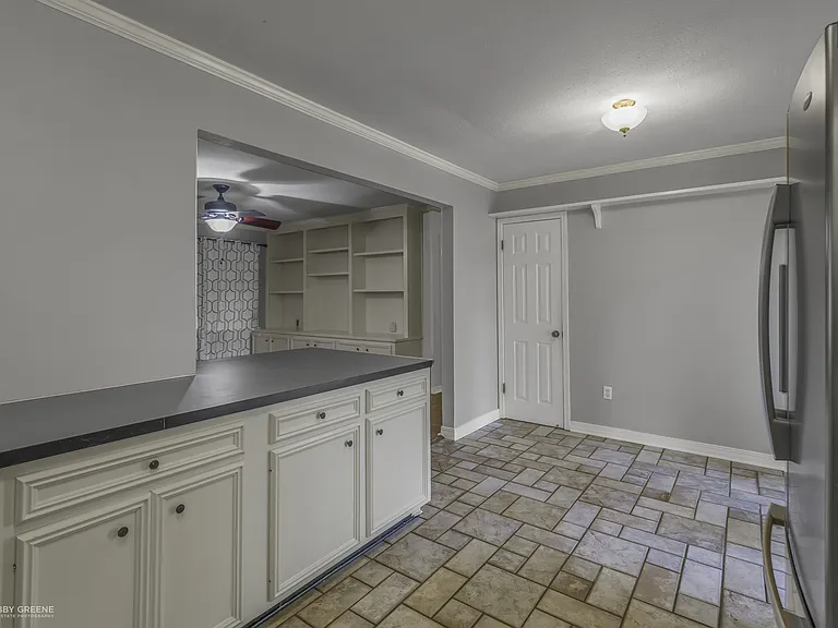 1602 San Saba St — Photo 2