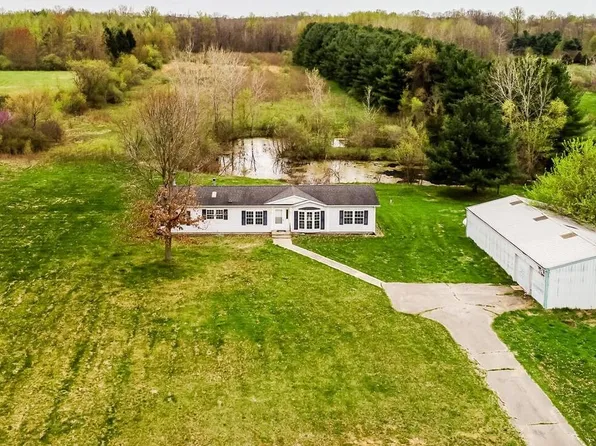 5020 Watson Rd, Eau Claire, MI 49111