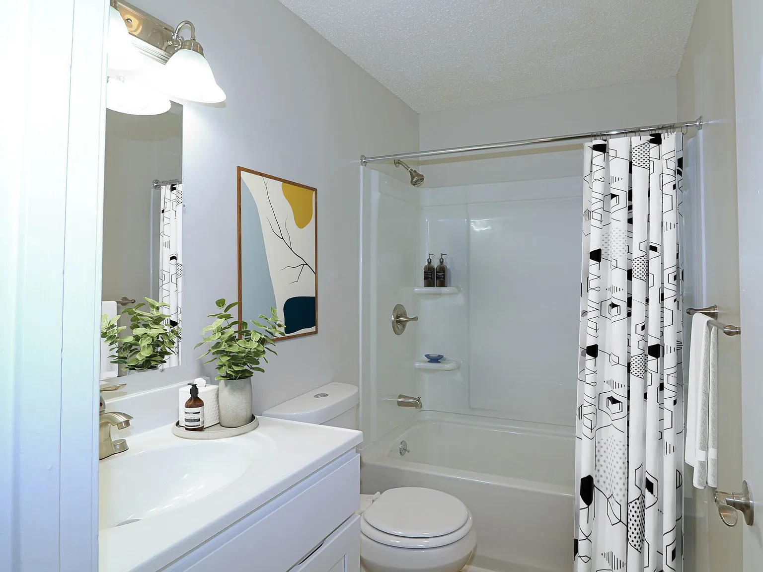 Woodgate Apartments — Photo 4