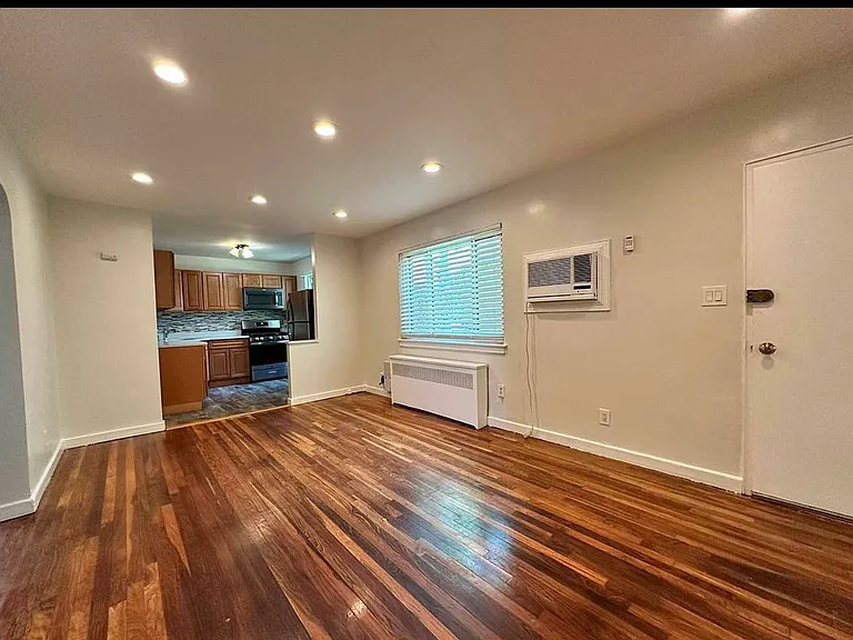 255-06 73rd Ave #72G19 — Photo 4