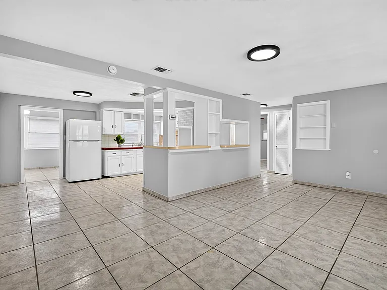 3409 Briar Cliff Dr — Photo 4