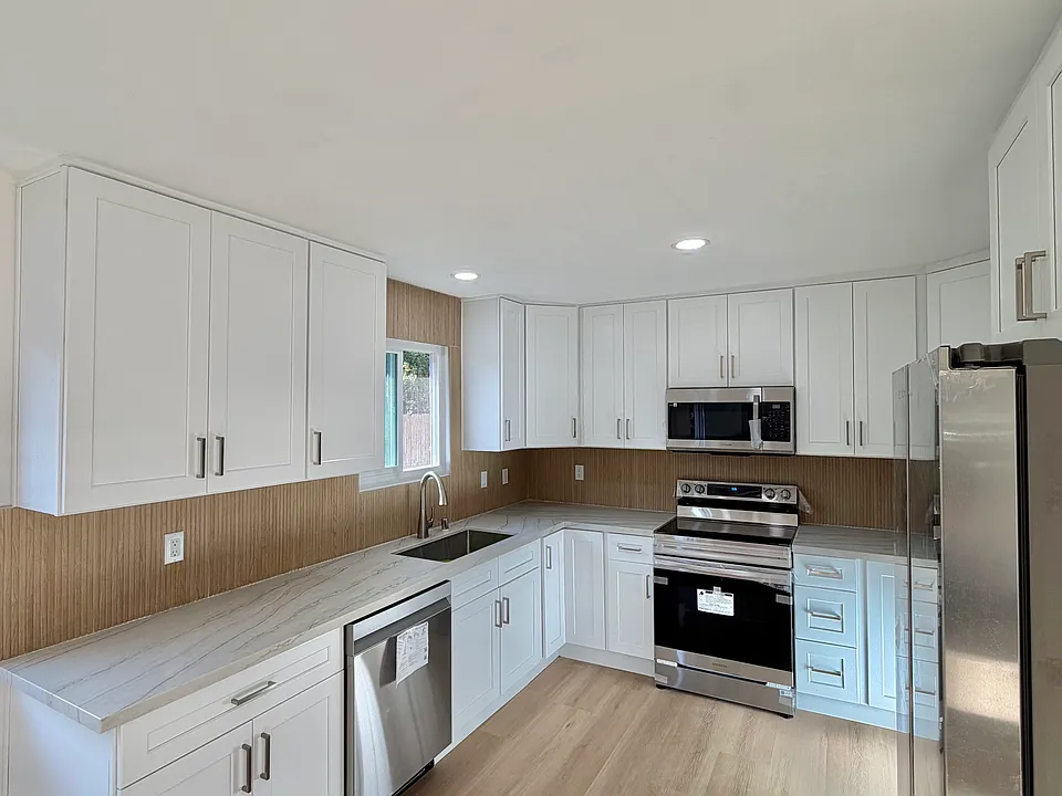 2956 Clay Ave #2956