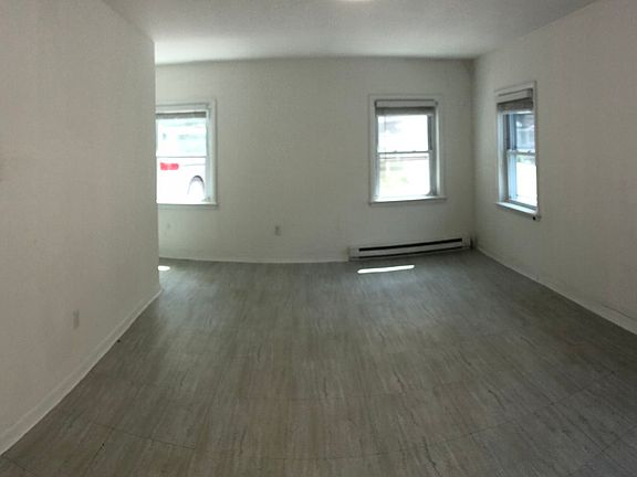 3rd image of 654 Upper Weadley Rd