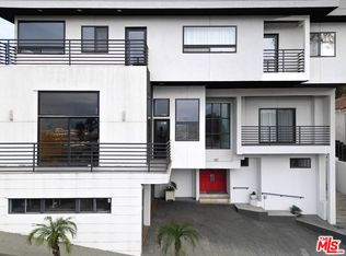 3971 Fredonia Dr, Los Angeles, CA 90068