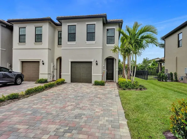 4825 Chantilly Rd, Lake Worth, FL 33467