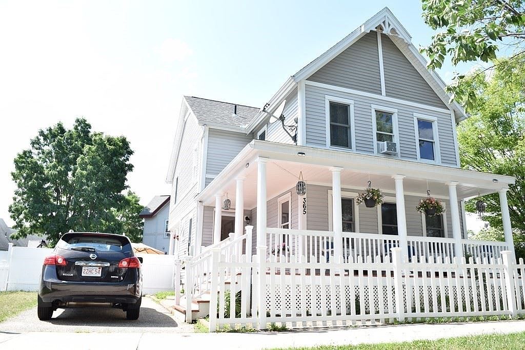 365 Elm St, Holyoke, MA 01040 Zillow