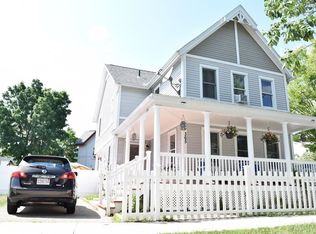 365 Elm St, Holyoke, MA 01040