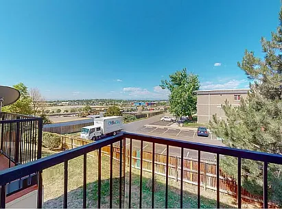 3 bed, 2.5 bath, 1378 sqft, $2,400 — Photo 3