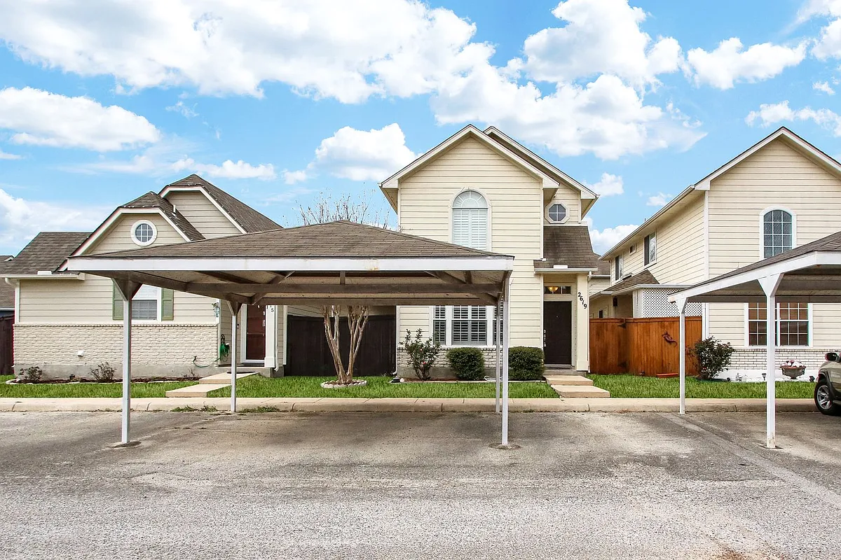 Building Photo - 2619 Crown Arbor Dr