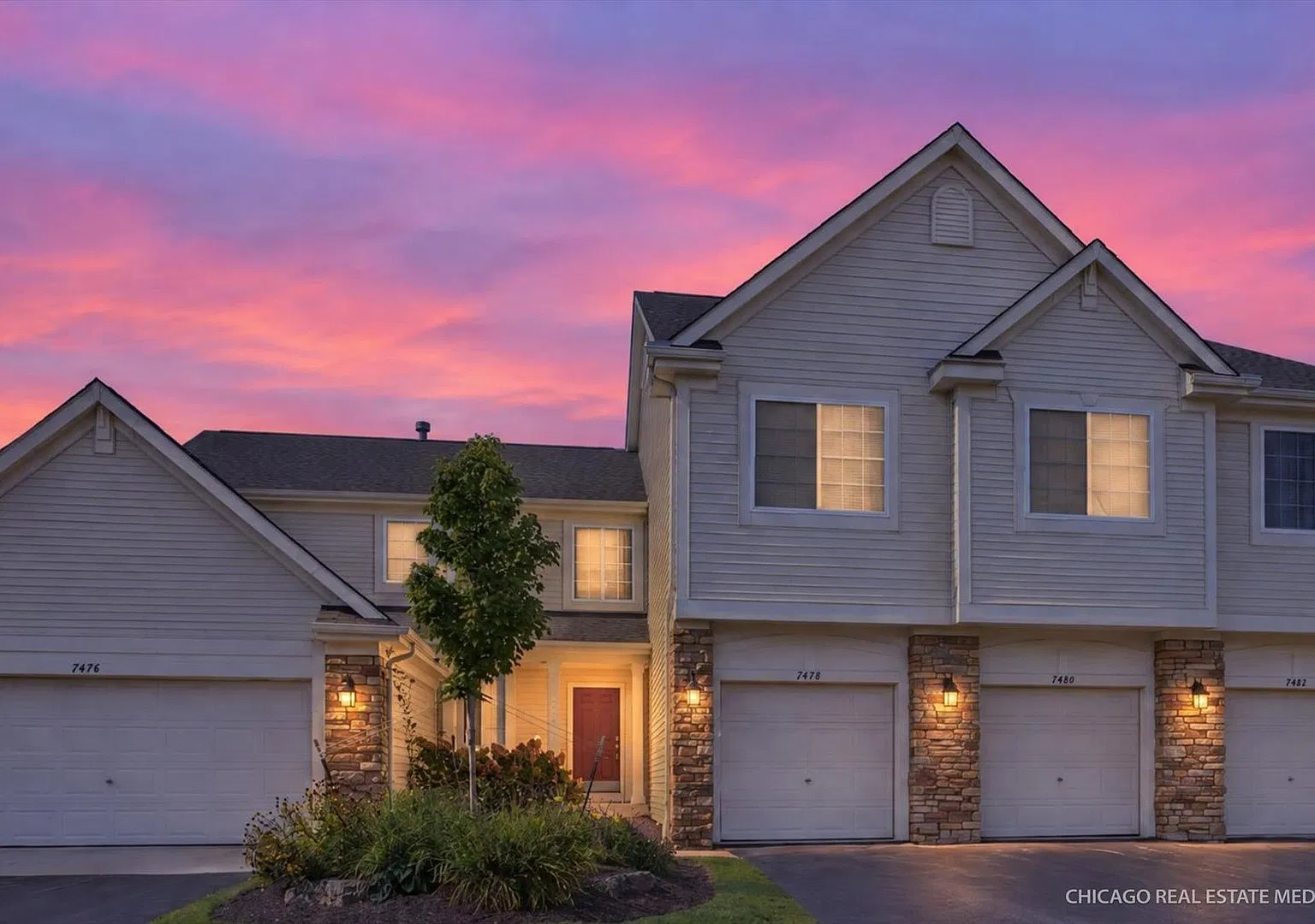 3 bed, 2.5 bath, 1872 sqft, $2,300 — Photo 1