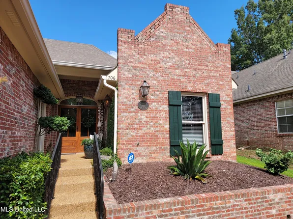 706 Esplanade Dr, Ridgeland, MS 39157