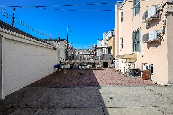 Sold by Remax Edge | media 3
