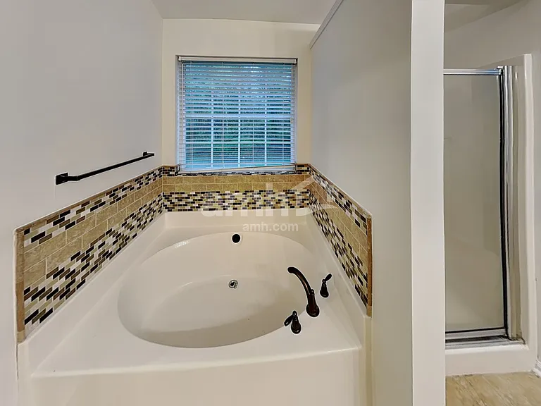 1421 Juniper Hills Ln — Photo 12
