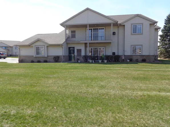 833 East Loos STREET #4, Hartford, WI 53027