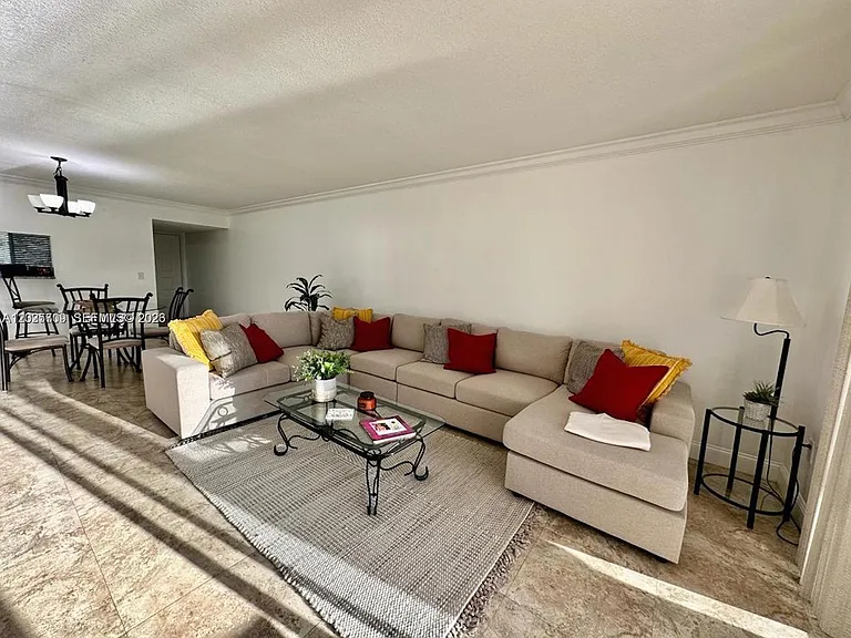 850 SW 138th Ave #307D — Photo 2