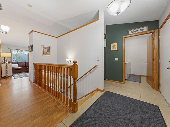 3rd image of 1015 Poplar St