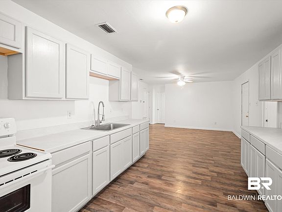 5th image of 2712 Moot Ave