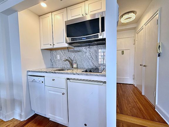 5th image of 25 Tudor City Pl APT 1502