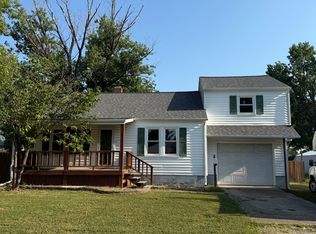 1714 W Chestnut St, Marion, IL 62959
