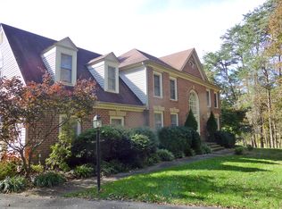 15105 Wetherburn Dr, Centreville, VA 20120