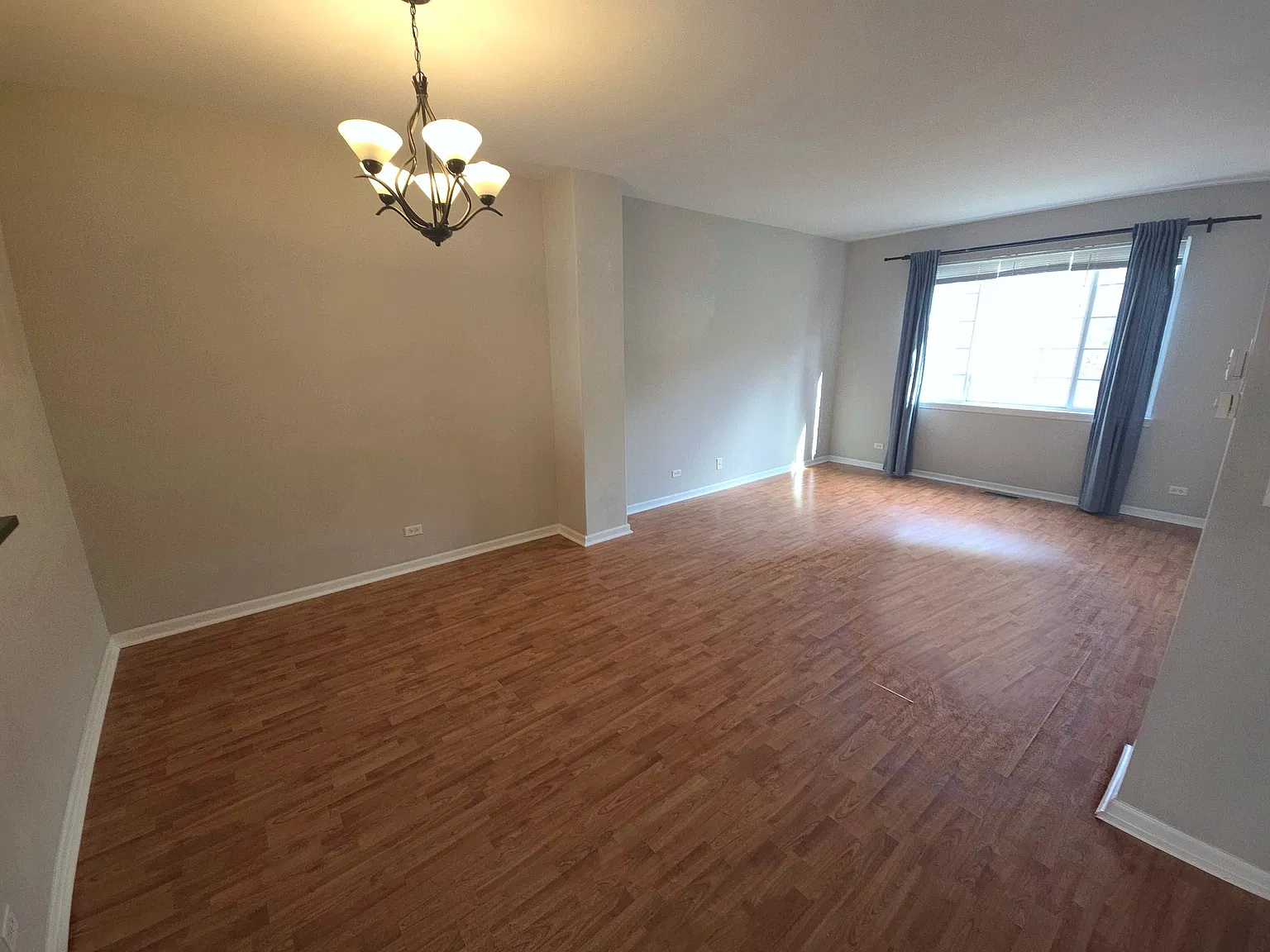 3 bed, 1.5 bath, 1806 sqft, $2,600 — Photo 3