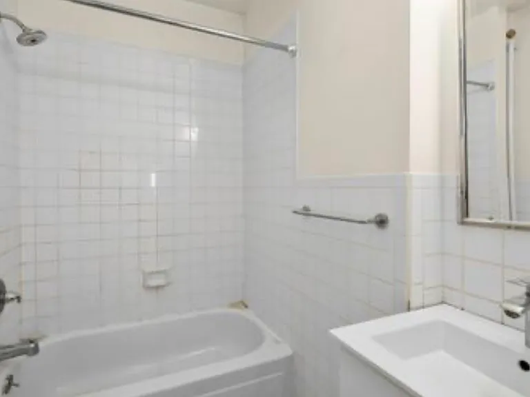 308 Bedford Ave #2L — Photo 10