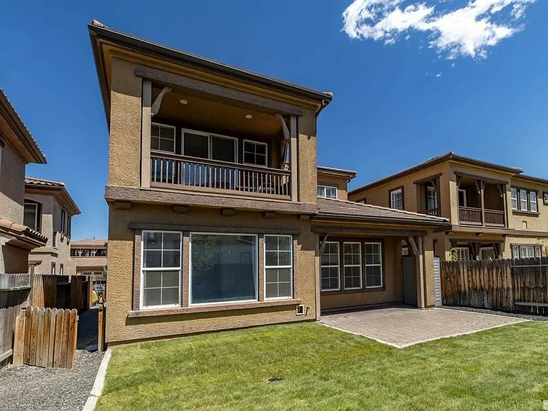 10785 Serratina Dr — Photo 17
