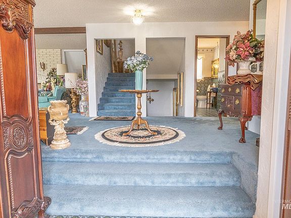 5th image of 3811 Country Club Dr