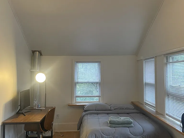 826 N Aurora St #2 — Photo 6