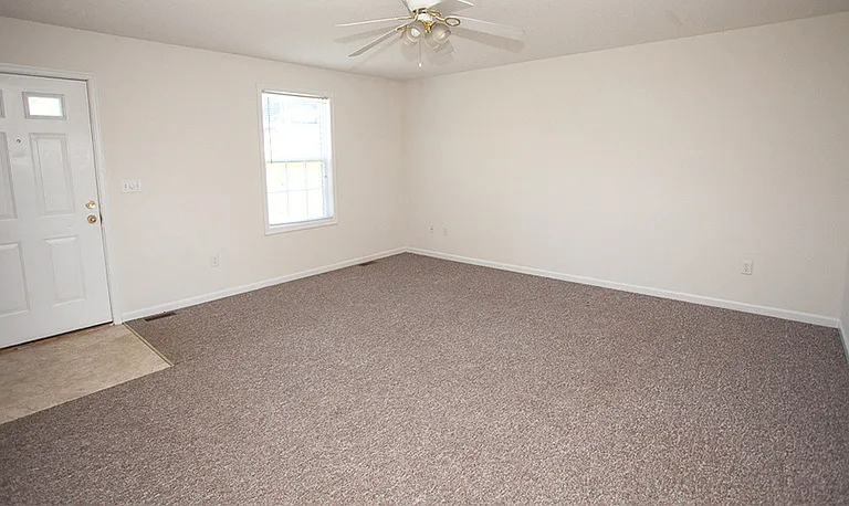 1334 Devon Ln — Photo 9