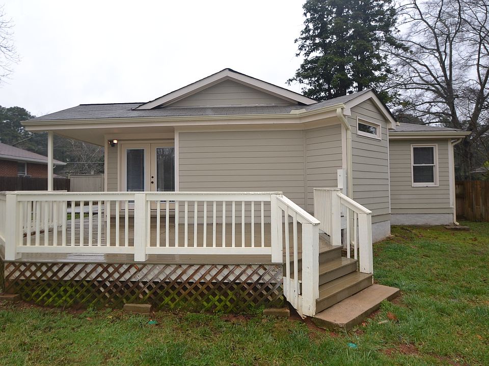 2nd image of 1949 S Columbia Pl