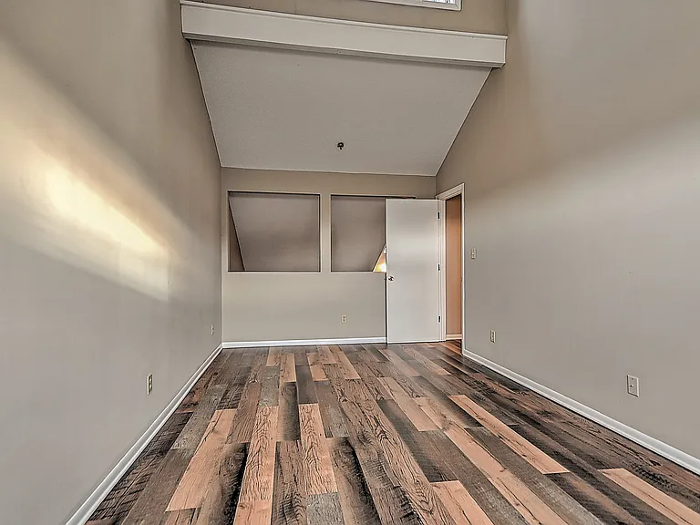 109 Beechnut St #4 — Photo 17