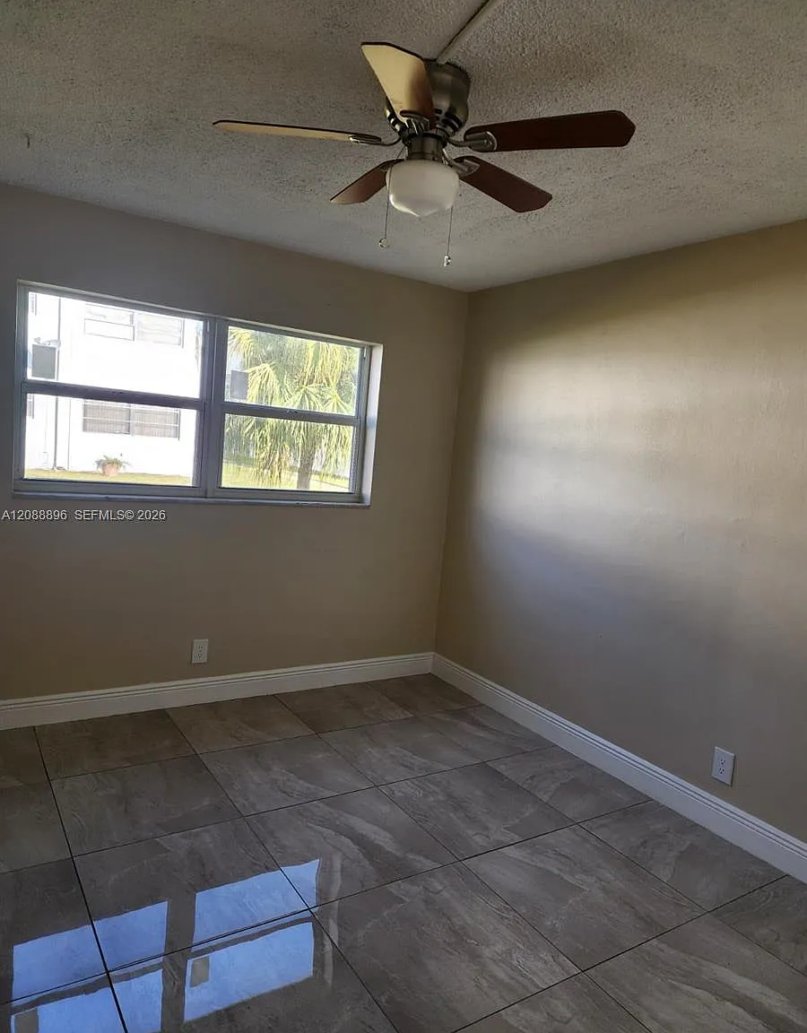 Park South Two Inc Condo — Photo 1