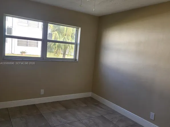 1400 NW 43rd Ter APT 107, Lauderhill, FL 33313