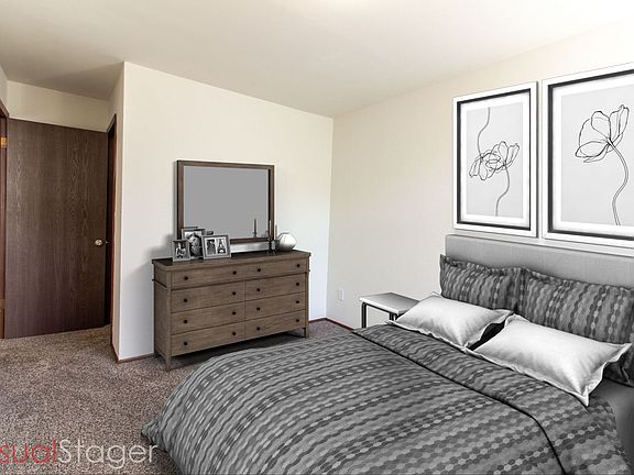5th image of 2332 N Oakland Ave #101