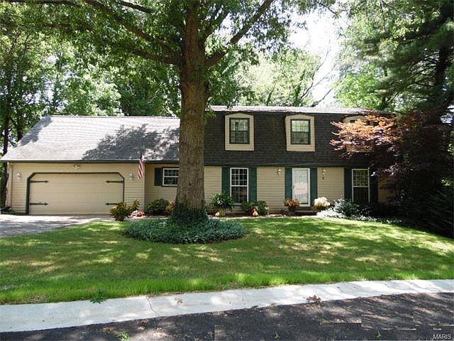 2nd image of 5 Bellerive Ct