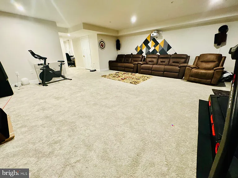 252 Chase Dr — Photo 33