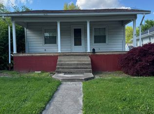 1115 W Vine St, Taylorville, IL