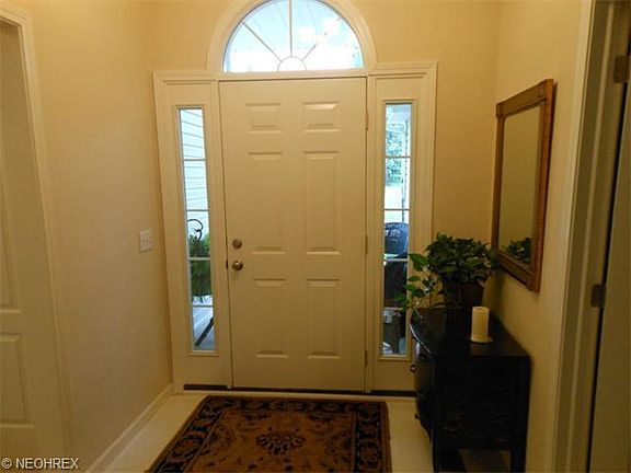 3rd image of 170 Haydens Arbor
