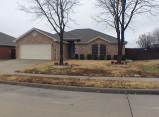 549 Asbury Dr, Saginaw, TX 76179