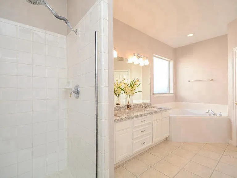 Seperate garden tub and shower