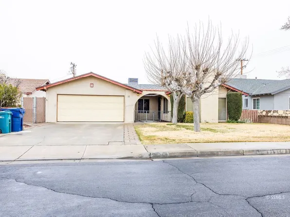 117 S Holly Canyon Dr, Ridgecrest, CA 93555