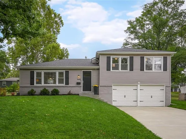 5608 W 100th St, Overland Park, KS 66207
