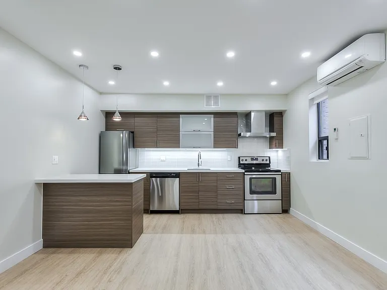 240 Durie St #305 — Photo 6