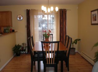 483 W Woods Rd, Hamden, CT 06518